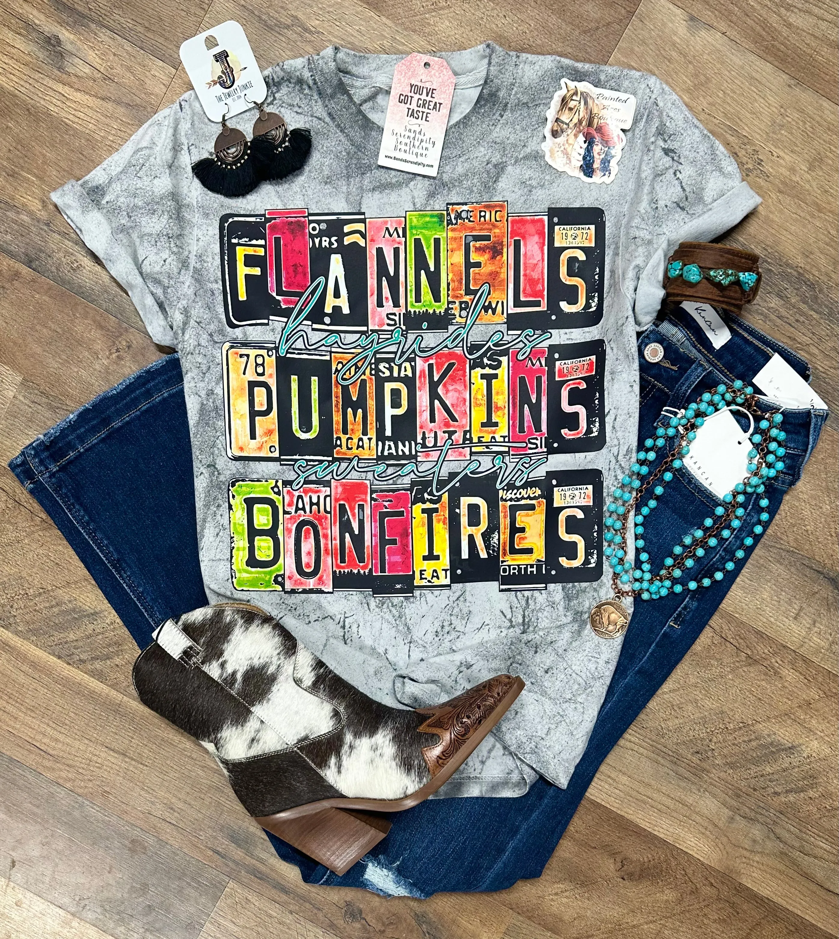 Flannels Hayrides Pumpkins 🎃