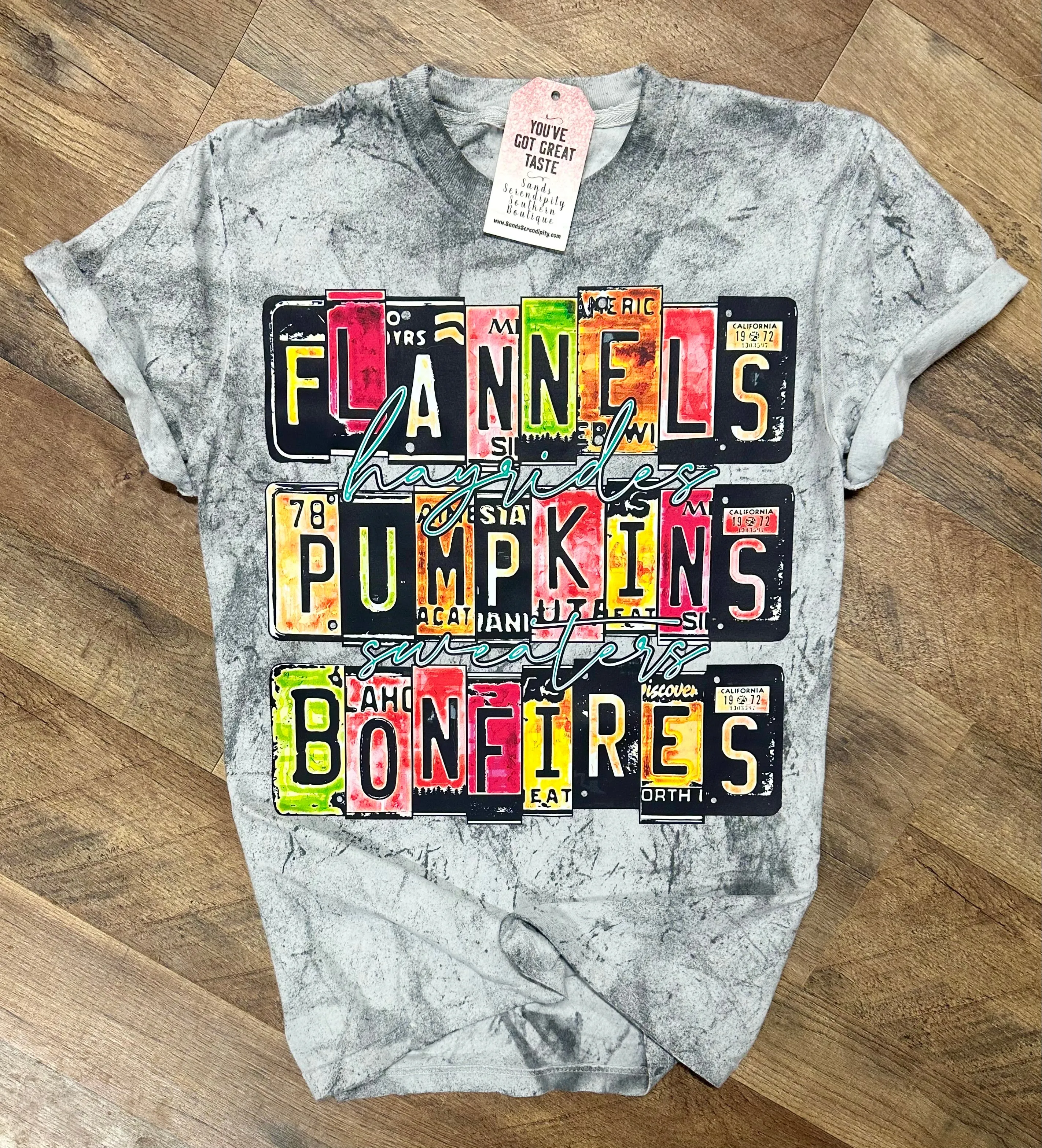 Flannels Hayrides Pumpkins 🎃